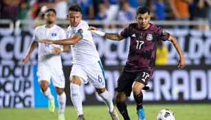 Tecatito Corona en un juego ante El Salvador