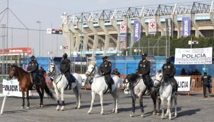 Policía montada en el Estadio Azteca