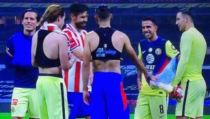 Chivas: Michel Leaño felicitó a Oribe Peralta por intercambio de playeras con americanistas