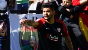 Tecatito Corona durante un partido del Sevilla