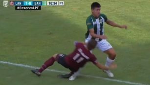 Momento del incidente durante el Clásico del Sur entre las reservas argentinas