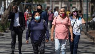 Personas caminando por la CDMX