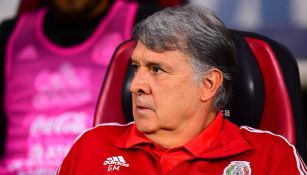 Gerardo Martino durante un partido con México