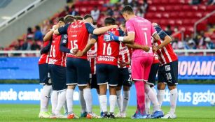 Jugadores de Chivas en un partido 