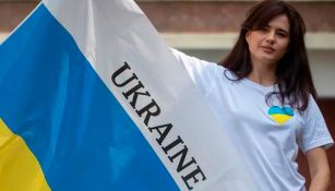 Antonina Samoilova presume la bandera de Ucrania