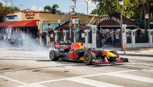 Sergio Pérez a bordo del RB7 realizando 'Race To Miami'