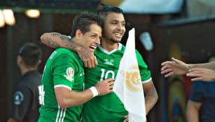 Chicharito y Tecatito en un juego con el Tri