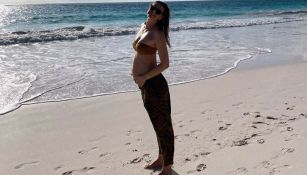 María Sharapova posa mostrando su embarazo 