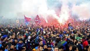 Seguidores del Trabzonspor celebran campeonato en el campo