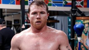 Canelo Álvarez durante entrenamiento