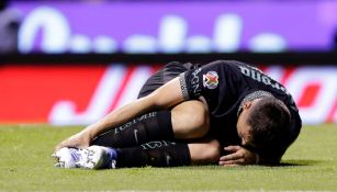 Viñas lesionado en el partido vs Puebla
