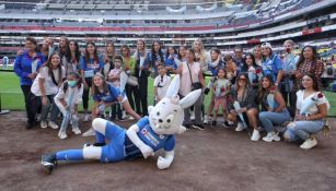 Madres y esposas de los jugadores de Cruz Azul