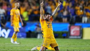 Gignac festejando el triunfo