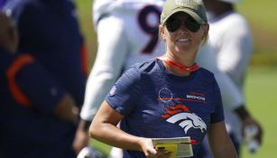 Kelly Kleine, directora ejecutiva en operaciones de los Denver Broncos