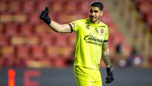 Gil Alcalá en un partido de Xolos