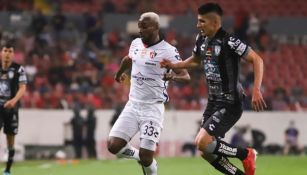 Julián Quiñones durante un partido del Atlas