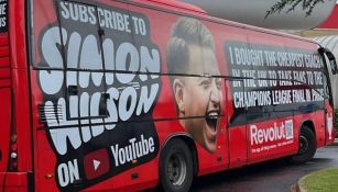 Champions League: Fan de Liverpool compró autobús para llevar a aficionados a la Final