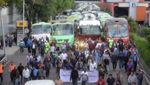 CDMX: Transportistas colapsaron vialidades con bloqueos exigiendo un alza en sus tarifas