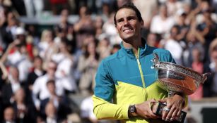 Rafa Nadal con su Copa de Mosqueteros 14