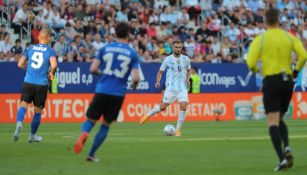 Germán Pezzella en acción en el Argentina vs Estonia