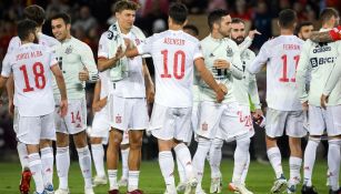 Jugadores de España celebran ante Suiza