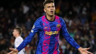 Gerard Piqué en acción con el Barcelona