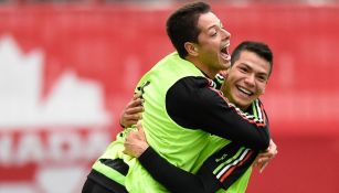 Chicharito Hernández e Hirving Lozano en un entrenamiento