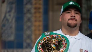 Andy Ruiz previo a la clase masiva en el Zócalo Capitalino