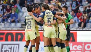 Jugadoras de América Femenil festejando un gol