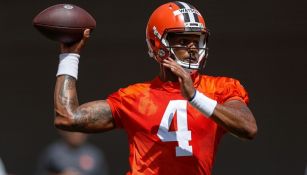 Deshaun Watson en entrenamiento con los Browns