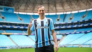 Lucas Leiva con los colores del Gremio