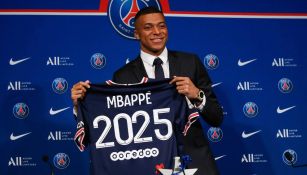 Mbappé en su renovación con el PSG