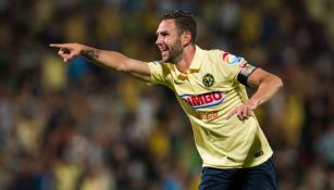 Miguel Layún festejando un gol