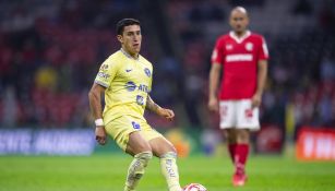 Alejandro Zendejas durante un partido con América