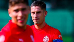 Santiago Ormeño entrenando con Chivas