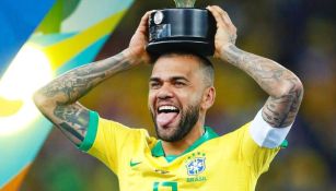 Dani Alves llegó para reportar con la UNAM