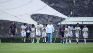 Dani Alves en su presentación en Cantera