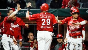 Jugadores de Diablos Rojos en festejo