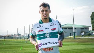 Jesús Trindade se integra al mediocampo del Coritiba de Brasil 