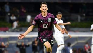 Chucky Lozano festejando un gol