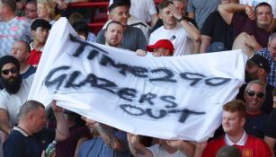 Aficionados del Manchester United protestan por malos resultados