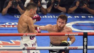 Canelo Álvarez y Golovkin durante una pelea