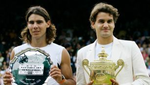 Roger Federer y Rafael Nadal tras un Campeonato de Wimbledon