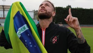 Neymar reza para que Brasil sea de nuevo Campeón del Mundo