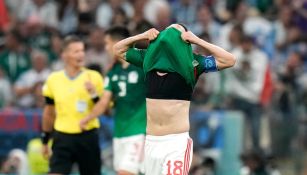 Andrés Guardado salió lesionado del partido 