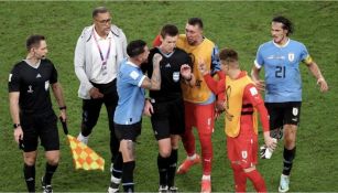 La bronca entre la gente de FIFA, los árbitros y el jugador uruguayo