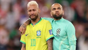 Dani Alves consoló a Neymar luego de la eliminación de Brasil
