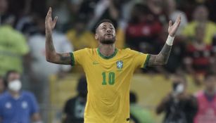 Ney celebra gol con Brasil