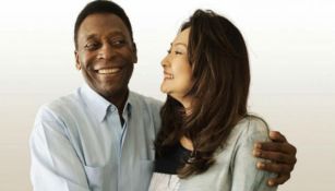 Pelé junto a Márcia Aoki