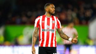 Ivan Toney durante un partido con el Brentford